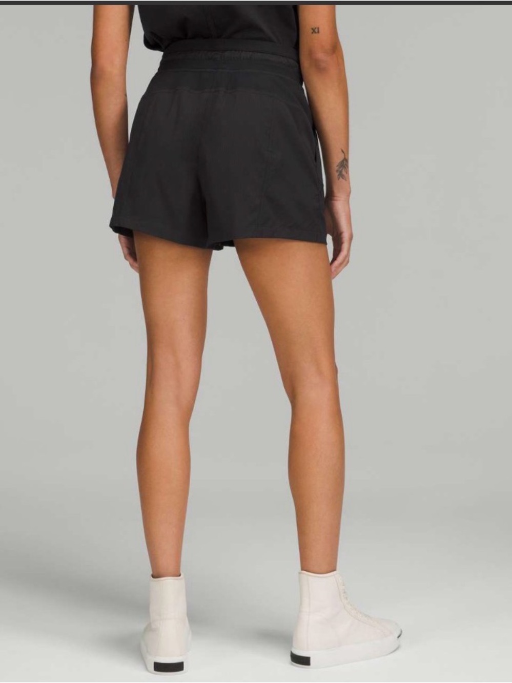 Lululemon Dance Studio High-Rise Short 3.5", Black Size 6